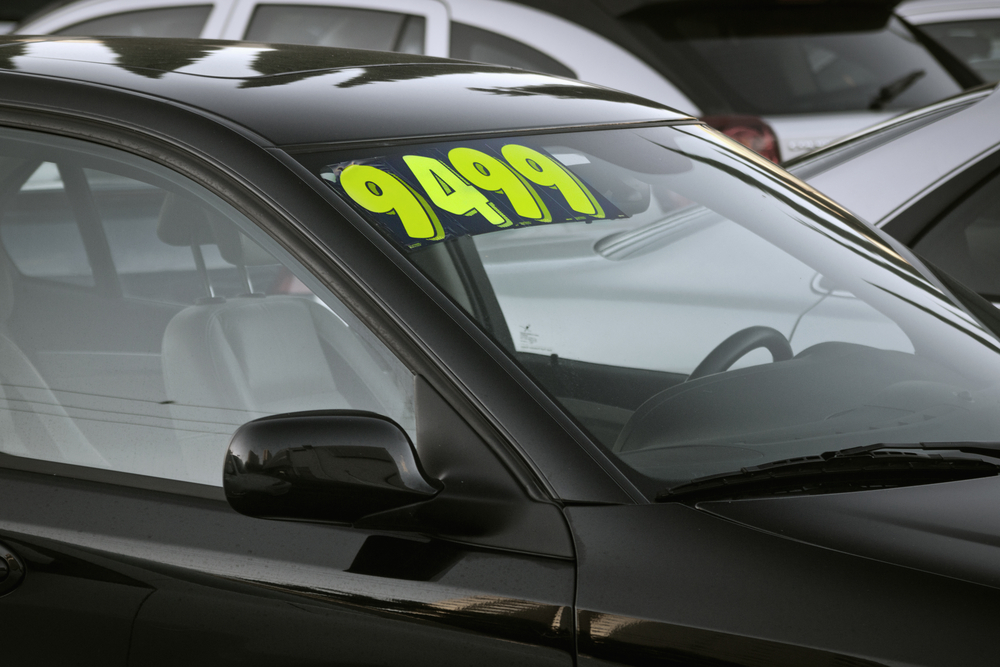 Cuánto cuesta reparar un retrovisor si te lo rompe otro coche a la